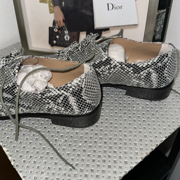 Banana Republic Snake Skin Bow Oxfords EUC - Picture 4 of 6